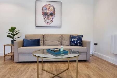 Beautiful Apartment Overlooking A Garden London Exterior photo